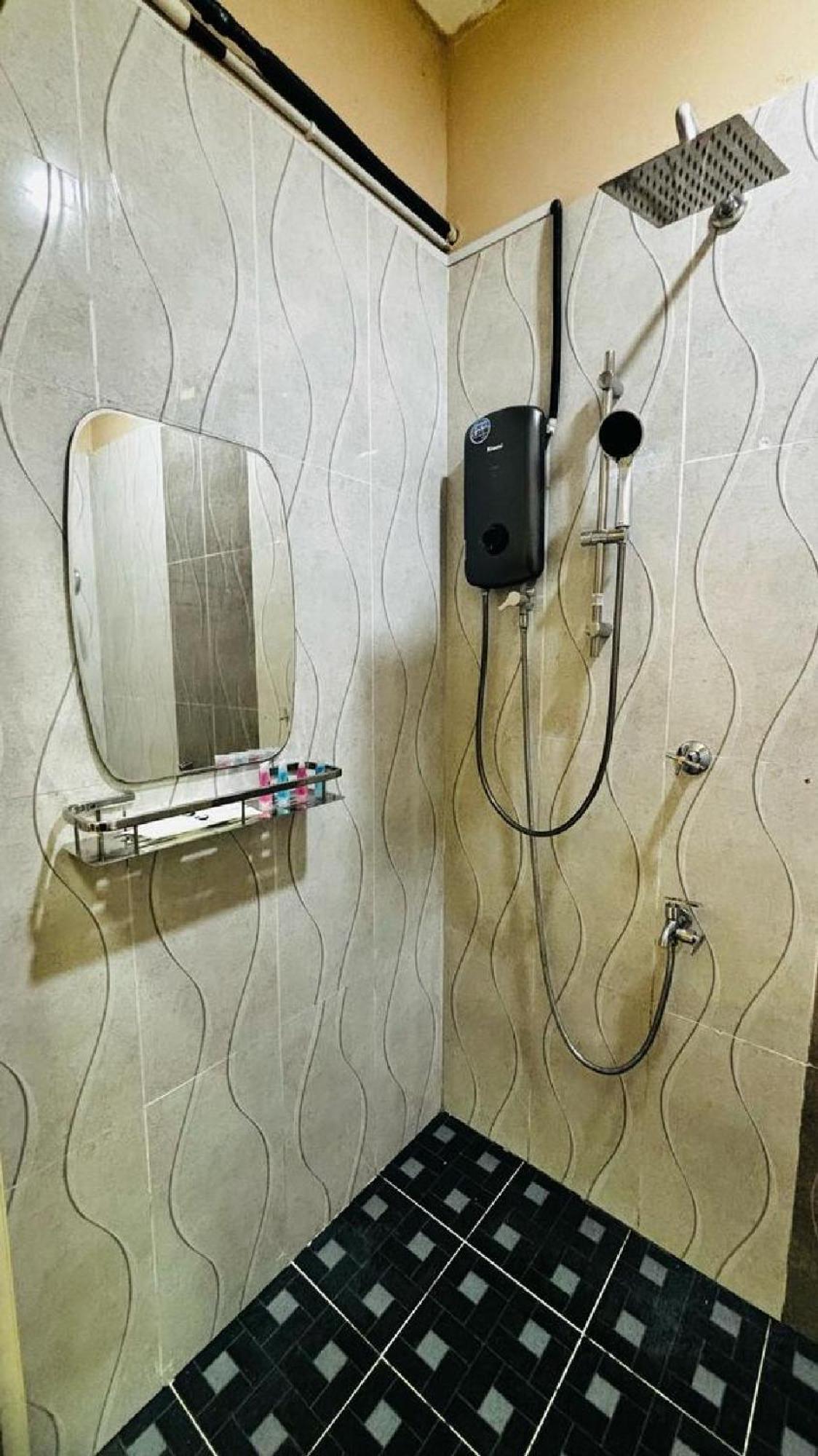 Capital O 91126 The Raga Chalet Yan Εξωτερικό φωτογραφία